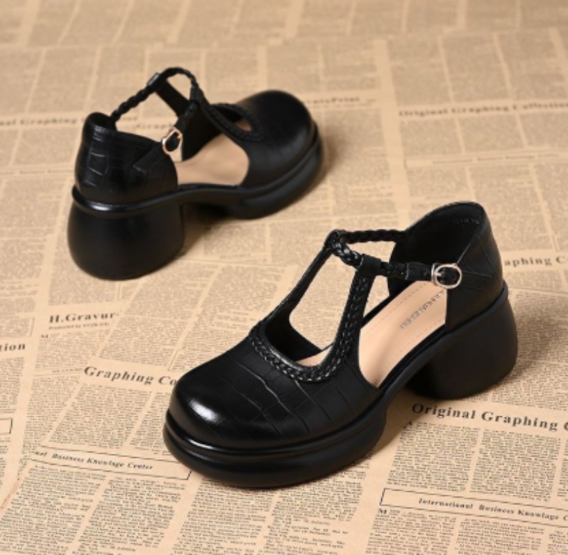 Women Black Croc‑Embossed Mary - đánh giá và giá Sandals